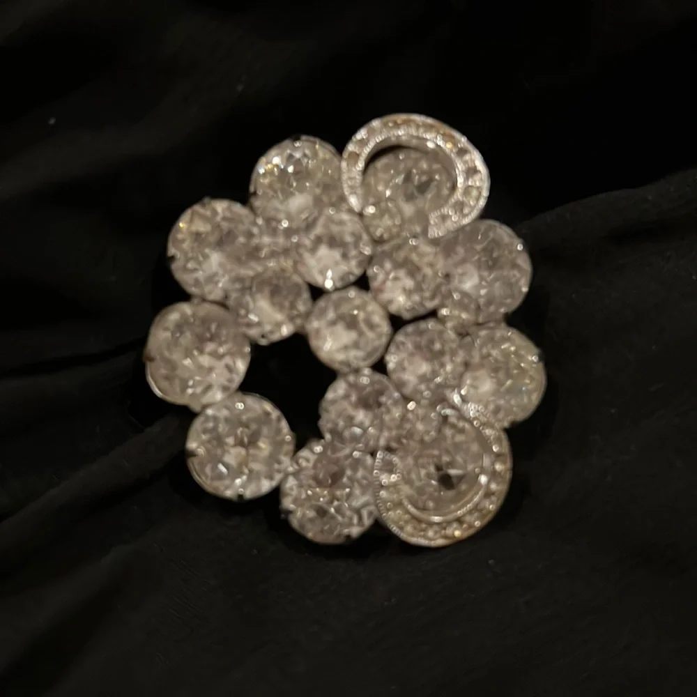 Vintage Weiss Austrian crystal large horseshoe brooch